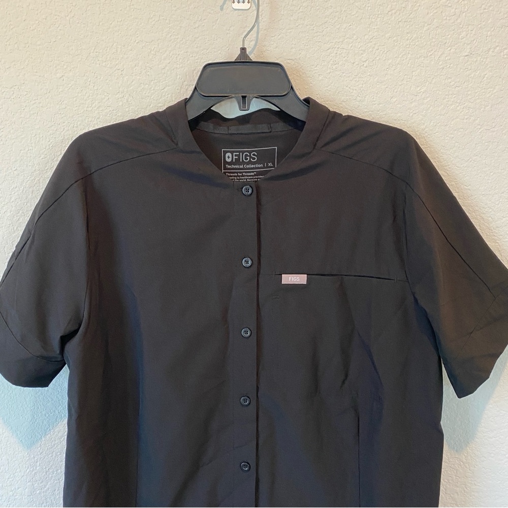 Figs Technical Collection Button Down Scrub Top S… - image 2